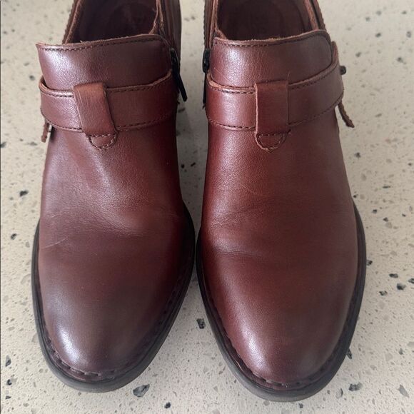 Born Rich Brown Leather Ankle Booties Boots Side Zipper Block Heel Size 7M EUC - Picture 10 of 13
